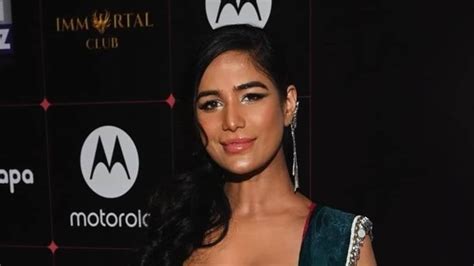 poonam padey|Poonam Pandey Dies Of Cervical Cancer At 32, Says Her Team